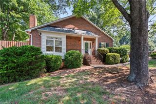 1916 Cliff Pointe Court, Winston-salem, NC 27106