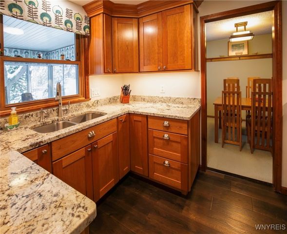 75 Lindhurst Drive, Lockport City, NY 14094