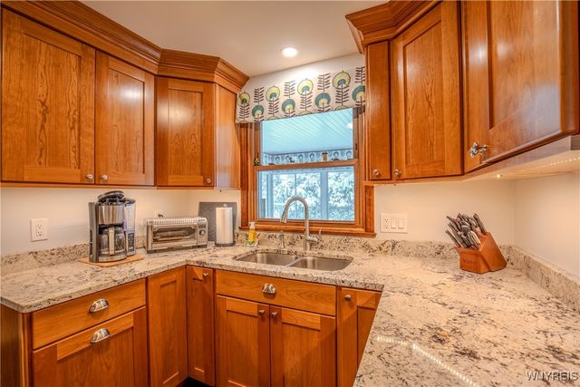 75 Lindhurst Drive, Lockport City, NY 14094