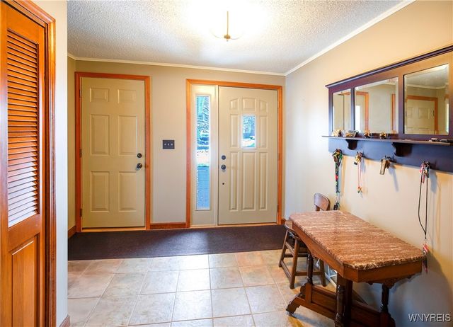 75 Lindhurst Drive, Lockport City, NY 14094