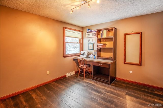 75 Lindhurst Drive, Lockport City, NY 14094