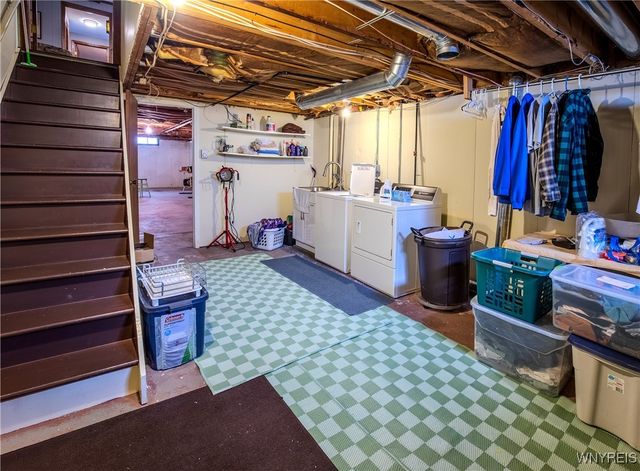 75 Lindhurst Drive, Lockport City, NY 14094