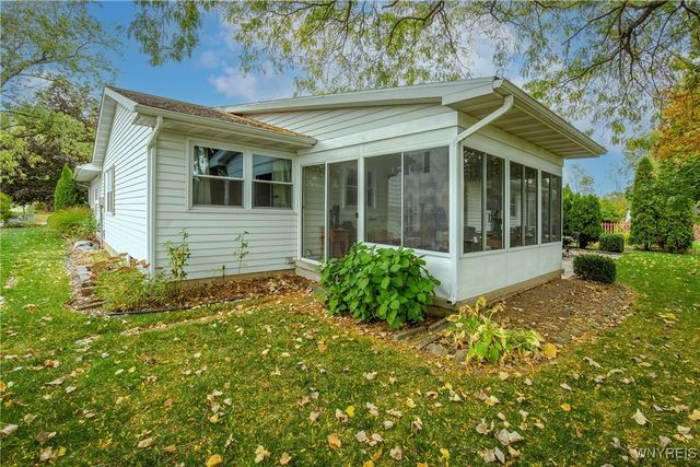 75 Lindhurst Drive, Lockport City, NY 14094