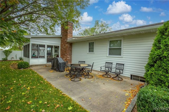 75 Lindhurst Drive, Lockport City, NY 14094