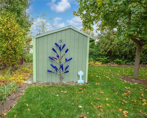 75 Lindhurst Drive, Lockport City, NY 14094