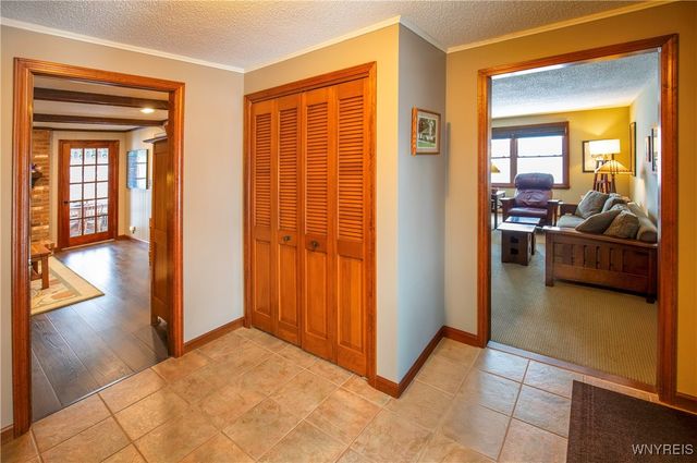 75 Lindhurst Drive, Lockport City, NY 14094