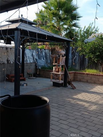 260 W Wright, Hemet, CA 92543
