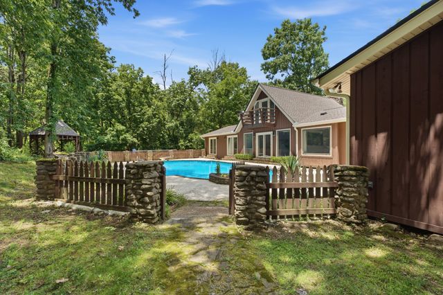 1019 Hunts Ln, Hendersonville, TN 37075