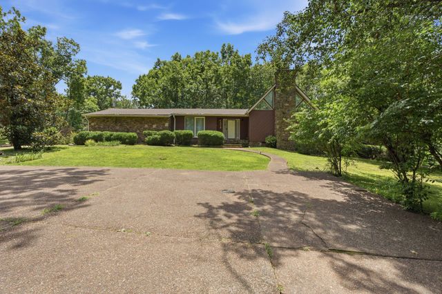 1019 Hunts Ln, Hendersonville, TN 37075