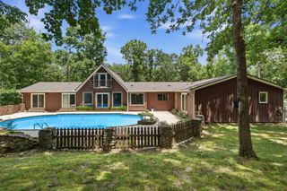 1019 Hunts Ln, Hendersonville, TN 37075