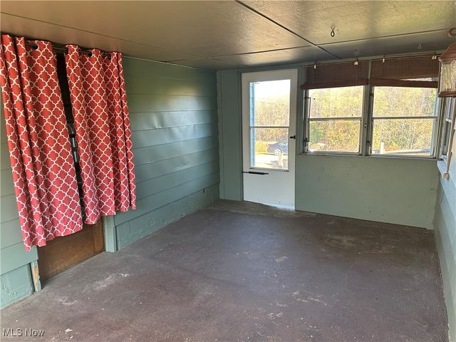 20413 Terrace Drive E, Wellsville, OH 43968