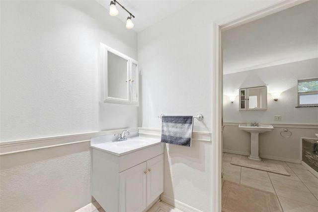 112 E GARDENIA STREET, Howey In The Hills, FL 34737