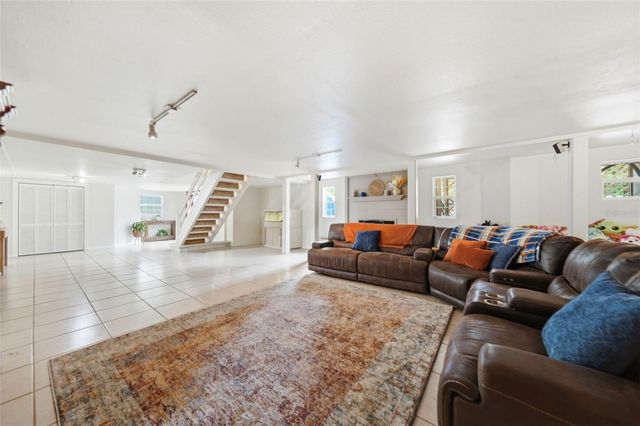 112 E GARDENIA STREET, Howey In The Hills, FL 34737