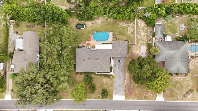 112 E GARDENIA STREET, Howey In The Hills, FL 34737