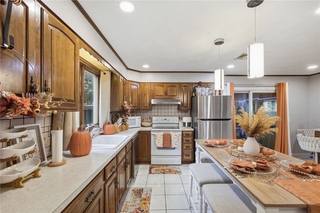 68 Virginia Lane, Providence, RI 02908