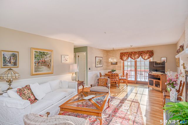 8 Chestnut Hill Drive, New Fairfield, CT 06812