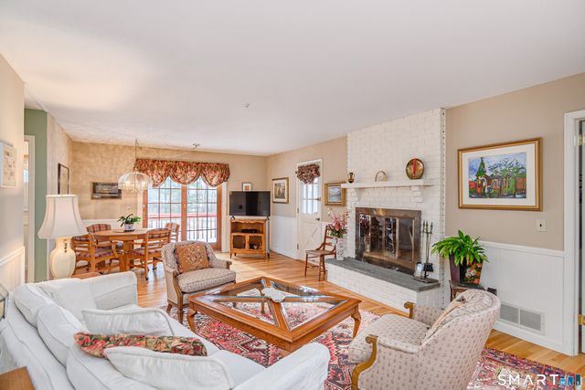 8 Chestnut Hill Drive, New Fairfield, CT 06812