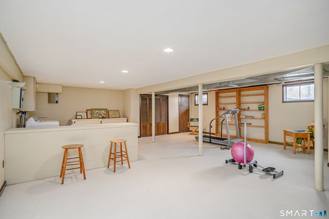 8 Chestnut Hill Drive, New Fairfield, CT 06812