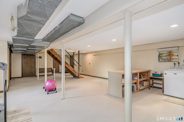 8 Chestnut Hill Drive, New Fairfield, CT 06812