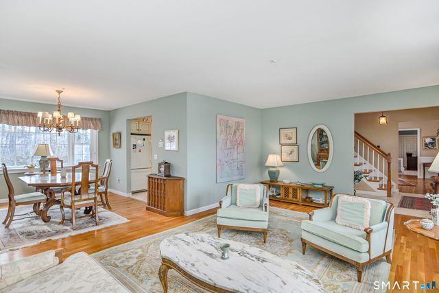 8 Chestnut Hill Drive, New Fairfield, CT 06812