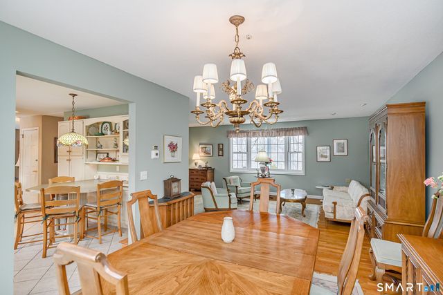 8 Chestnut Hill Drive, New Fairfield, CT 06812