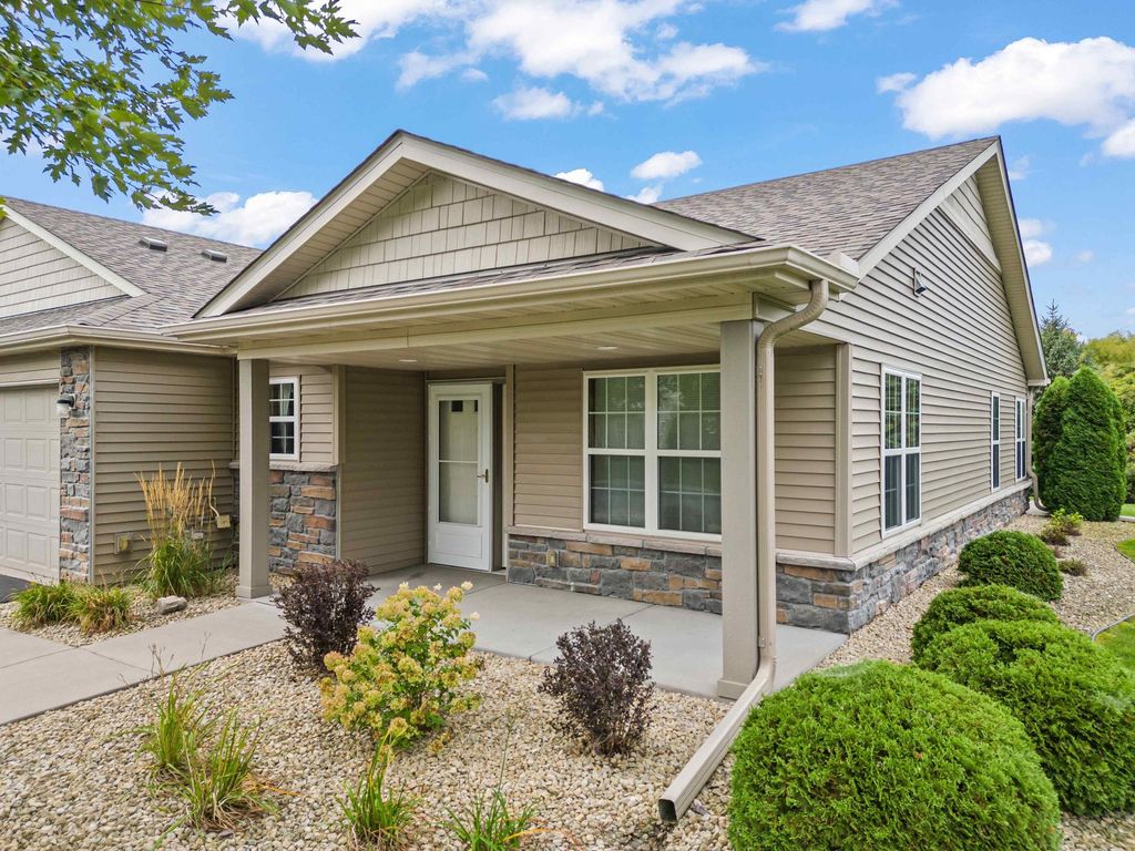 6481 Ojibway Path, Lino Lakes, MN 55014 — exterior
