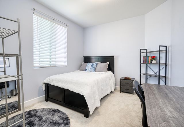 1267 Gold King Place Circle, Dinuba, CA 93618