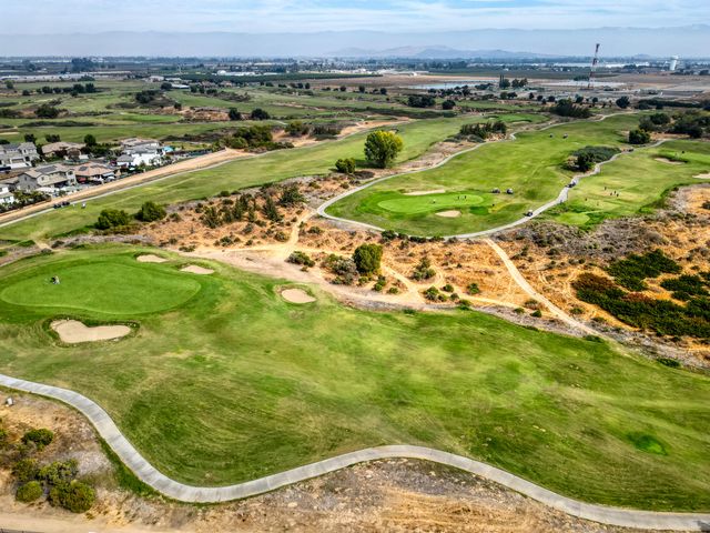 1267 Gold King Place Circle, Dinuba, CA 93618