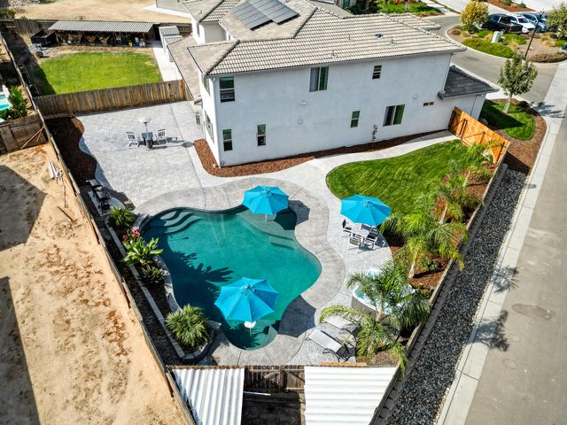 1267 Gold King Place Circle, Dinuba, CA 93618