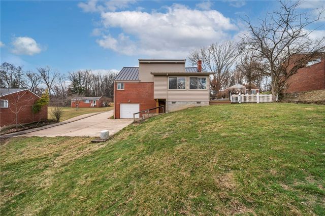 26 Seneca Road, Bethel Park, PA 15241