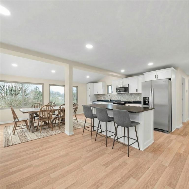 26 Seneca Road, Bethel Park, PA 15241