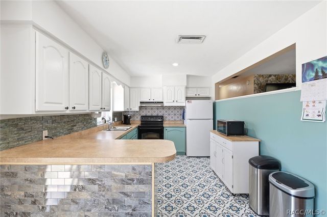 764 NE 13th Street, Crystal River, FL 34428