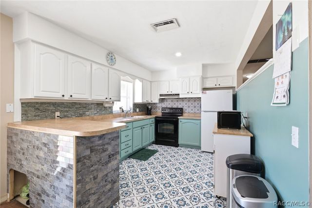 764 NE 13th Street, Crystal River, FL 34428