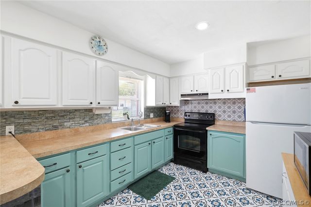 764 NE 13th Street, Crystal River, FL 34428