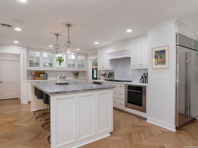 10106 N Manton Lane, San Antonio, TX 78213