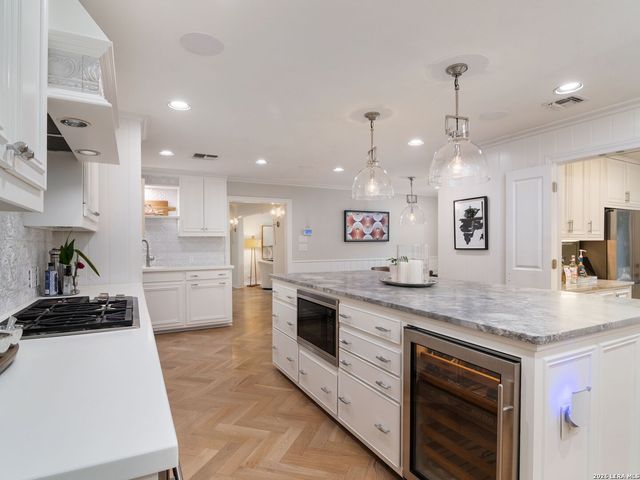 10106 N Manton Lane, San Antonio, TX 78213