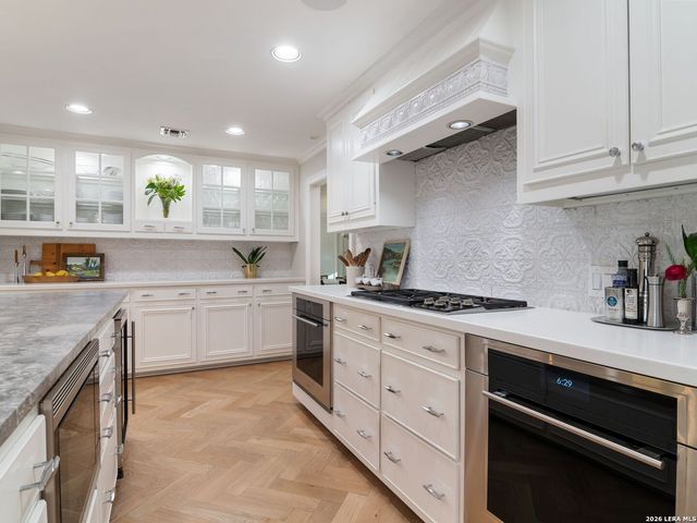 10106 N Manton Lane, San Antonio, TX 78213