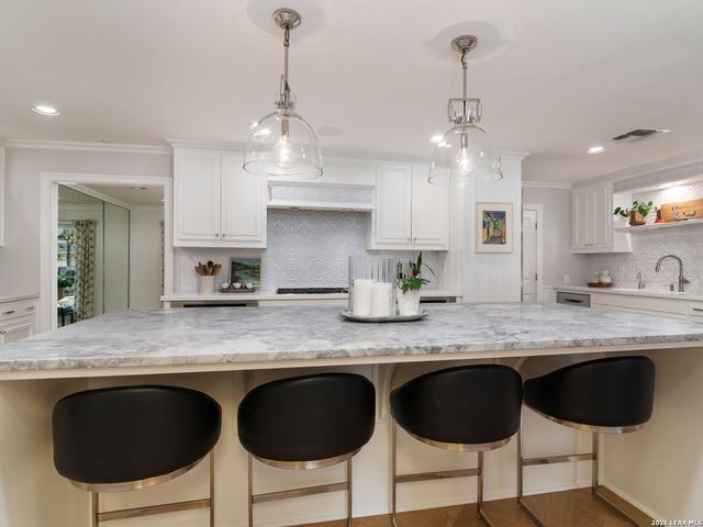 10106 N Manton Lane, San Antonio, TX 78213