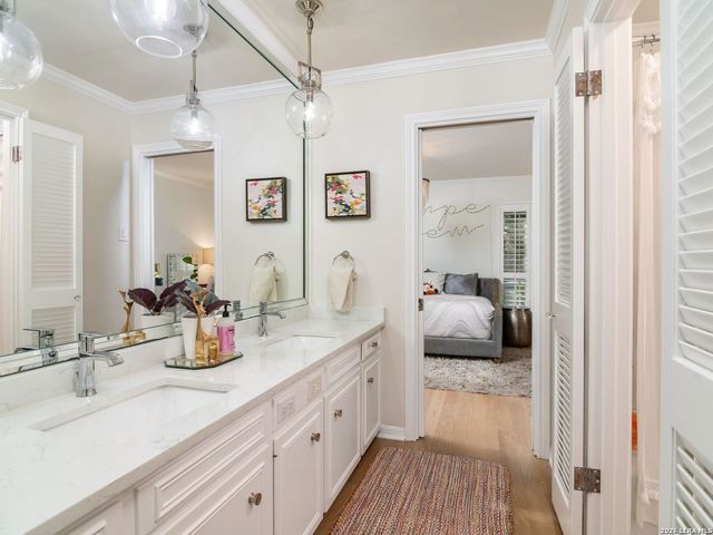 10106 N Manton Lane, San Antonio, TX 78213