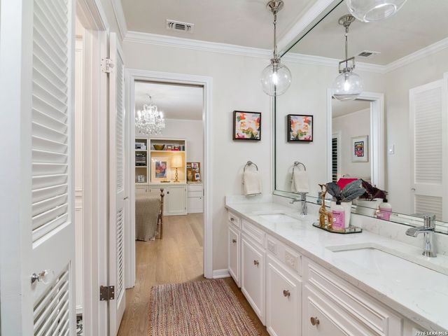 10106 N Manton Lane, San Antonio, TX 78213