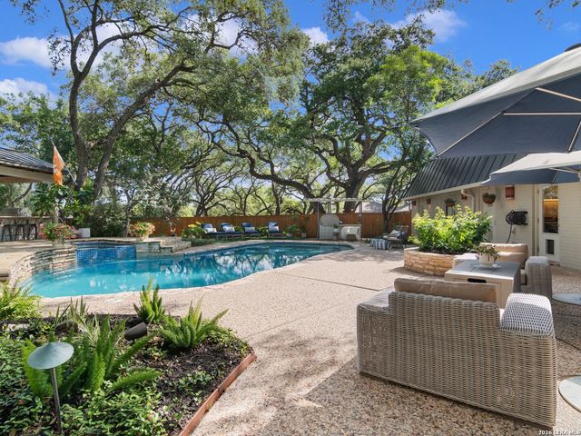 10106 N Manton Lane, San Antonio, TX 78213