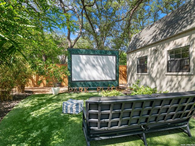 10106 N Manton Lane, San Antonio, TX 78213