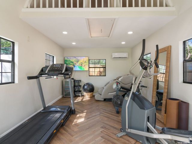 10106 N Manton Lane, San Antonio, TX 78213