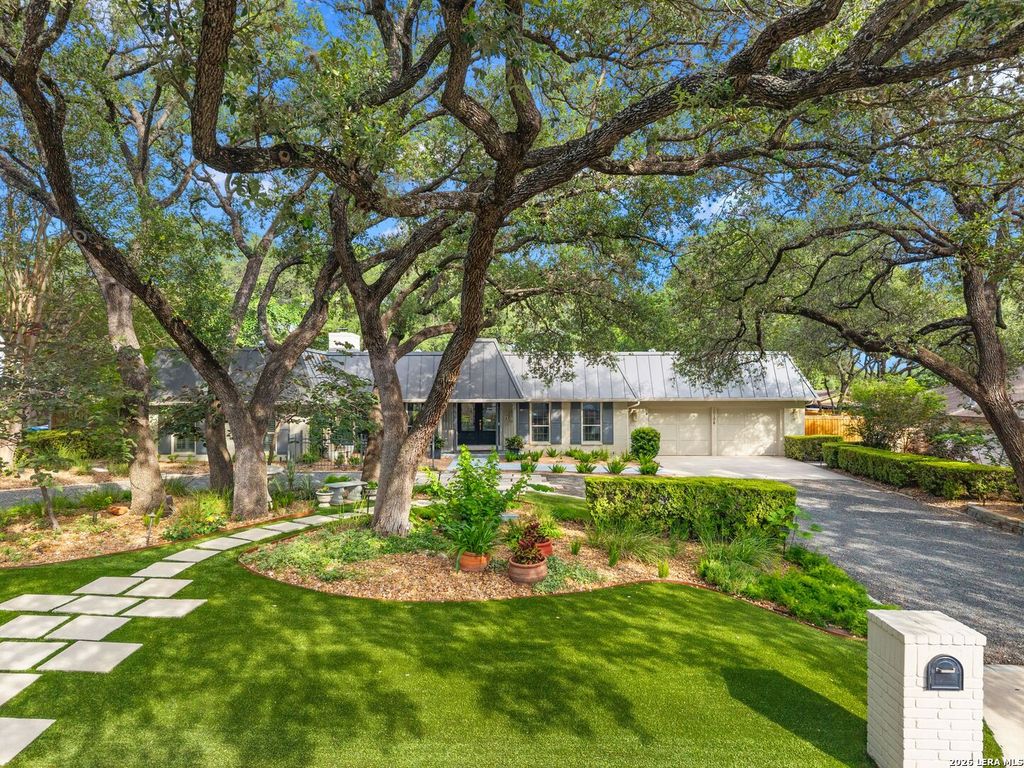 10106 N Manton Lane, San Antonio, TX 78213