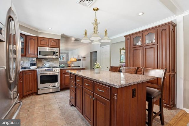 937 POWDERHORN DR, Lansdale, PA 19446