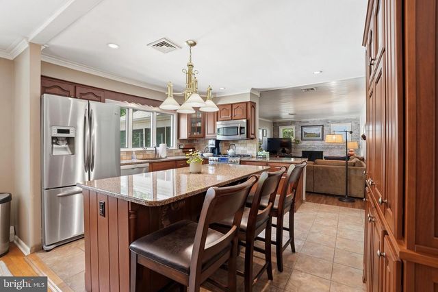 937 POWDERHORN DR, Lansdale, PA 19446