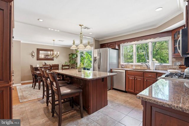 937 POWDERHORN DR, Lansdale, PA 19446