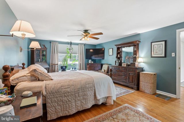 937 POWDERHORN DR, Lansdale, PA 19446