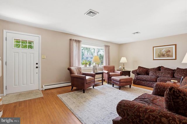 937 POWDERHORN DR, Lansdale, PA 19446