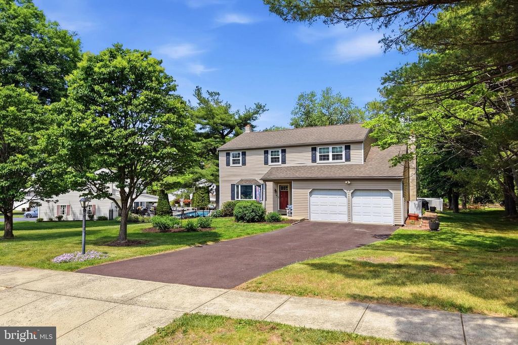 937 POWDERHORN DR, Lansdale, PA 19446